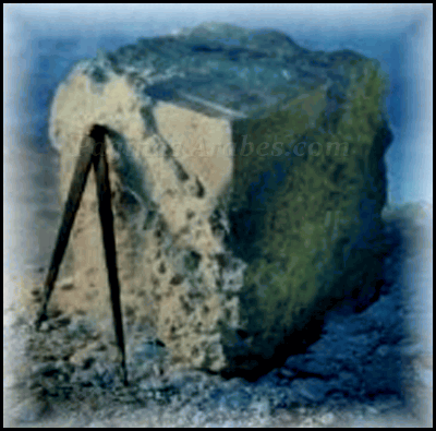 Trabajar la piedra bruta es la tarea del Aprendiz Masón; para el Scout Aspirante, es él propio responsable de su adelanto.