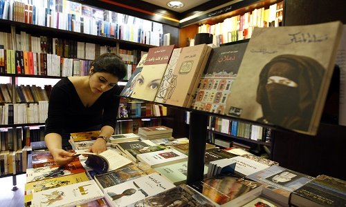 A Lebanese university student browses an Arabic novel at a bookshop in Beirut on April 21, 2009. Beirut is to be nominated on April 23 as UNESCO "World Book Capital for the year 2009", at a time when the production of novels is booming in the Arab world, breaking taboos and prohibitions, but sorely missing readers. AFP PHOTO/JOSEPH BARRAK / AFP PHOTO / JOSEPH BARRAK