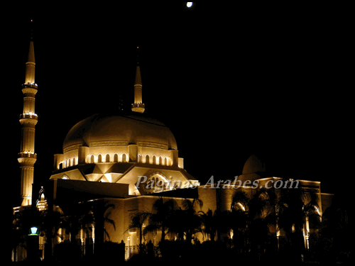 Mezquita Haj Bahaa en Líbano (noche)