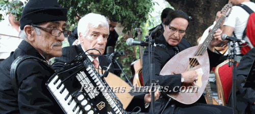 Mohamed Ferkioui, Rachid Berkani y Abdelkader Cherkam durante una actuación en Fez, Marruecos. © (E.G.)