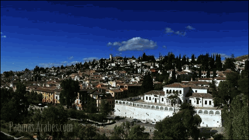 Panorámica del bello barrio granadino del Albaicín desde la Alhambra